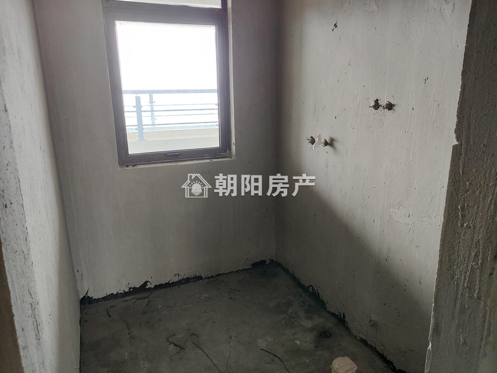 东方蓝海樾府 114平 南向三室 交通便利 毛坯