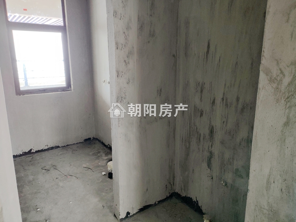 东方蓝海樾府 114平 南向三室 交通便利 毛坯