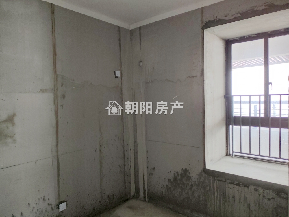 东方蓝海樾府 114平 南向三室 交通便利 毛坯