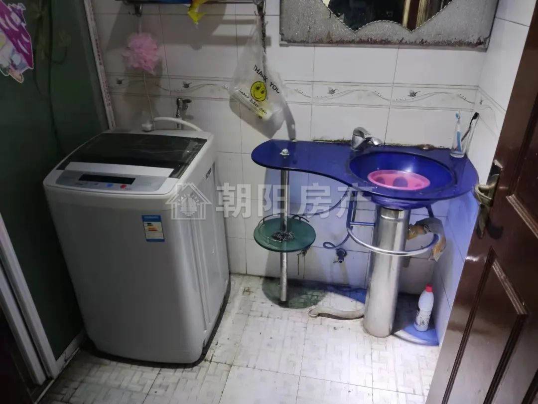 凤华商城 120平 南向三室 交通便利 简装