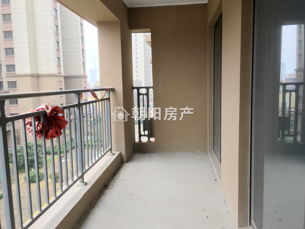 新城悦府一期 99平 朝南三居 学区房 毛坯