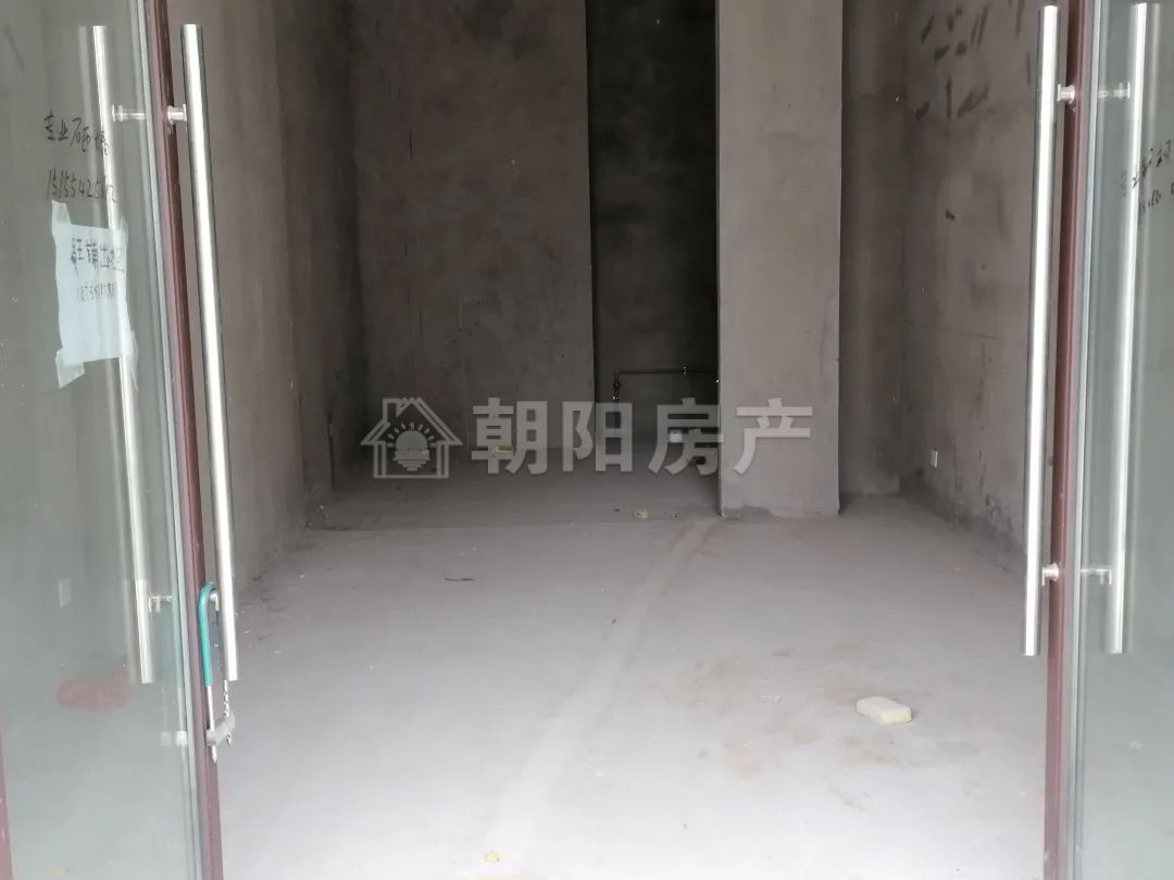 御香山 32平 临街旺铺 优质地段 毛坯交付
