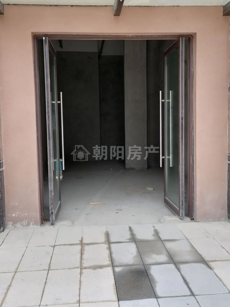 御香山 32平 临街旺铺 优质地段 毛坯交付