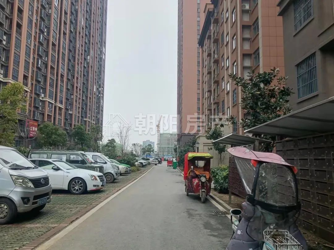 金大地悦府 106平 南向三室一卫 满五唯一 毛坯 交通便利