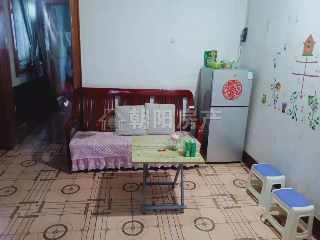 烟草局家属楼 90平 南向三室采光好 交通便利