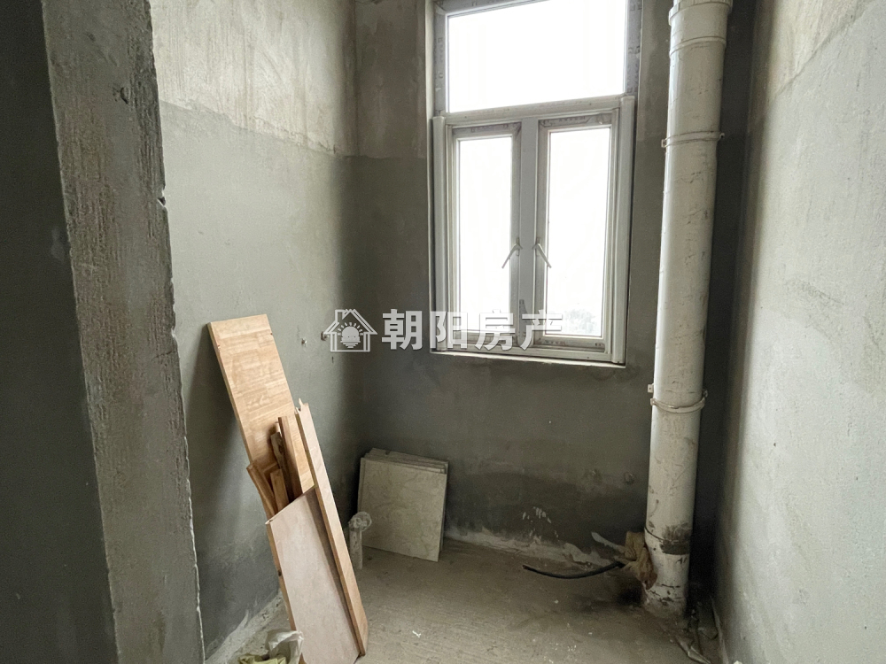 金山易居 114平 朝南三室 免税 普装 3413元/平