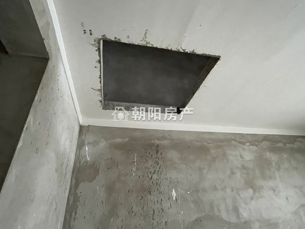 金山易居 114平 朝南三室 免税 普装 3413元/平