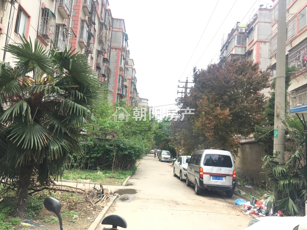 钟山园 76平 朝南两室中装 交通便利