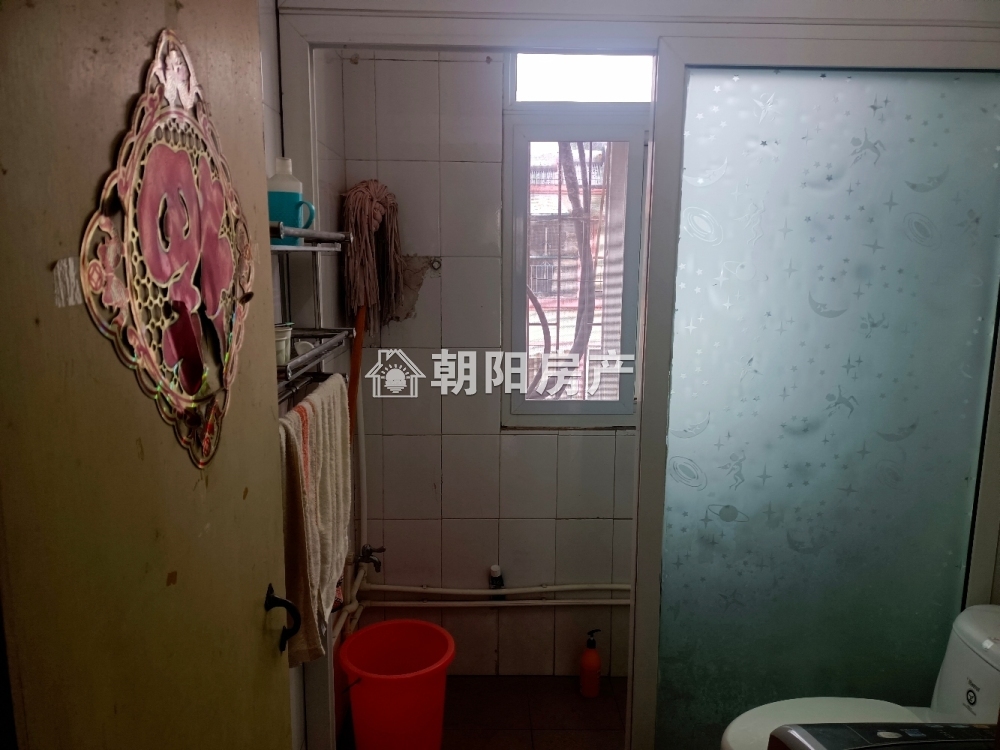 钟山园 76平 朝南两室中装 交通便利