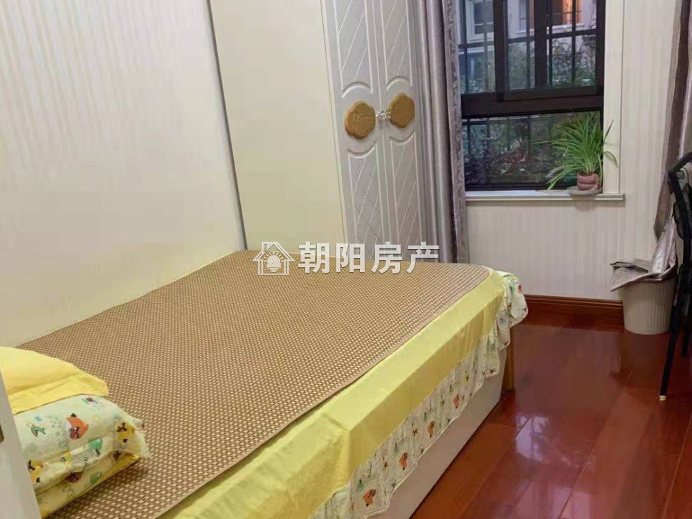 金地滟澜山 100平 朝南三室 满两年 精装洋房