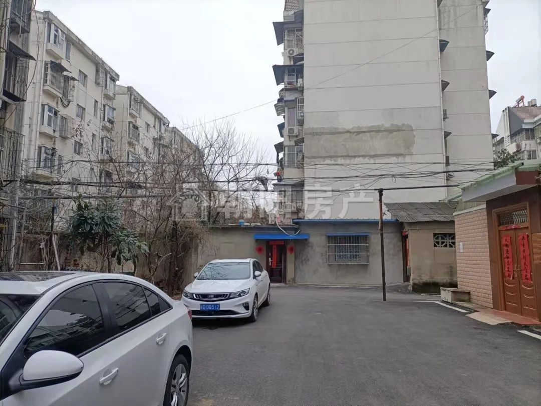 新社四村 51平 南向一室一厅 满两年 交通便利
