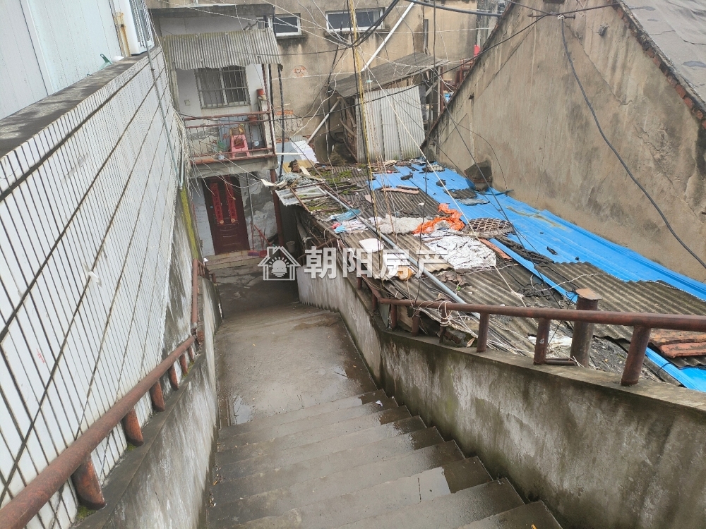 标准件厂家属楼 66平 南向采光好两室 满两年 配套齐全