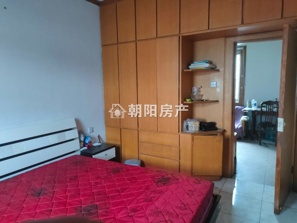 标准件厂家属楼 66平 南向采光好两室 满两年 配套齐全
