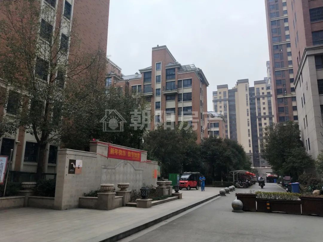 翰林首府 99平 朝南三居 满两年 交通便利 学区房