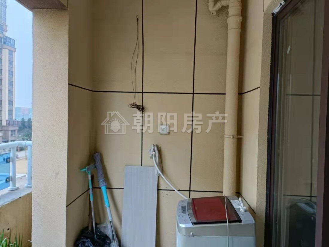 状元学府 104平 三室二厅 南向简装 满两年学区房