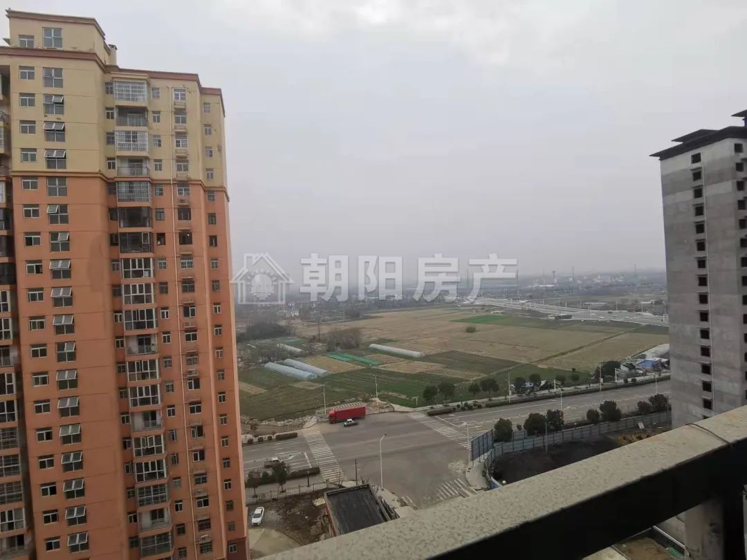 新湖小区西区 141平 南向大三居 交通便利 学区房 毛坯