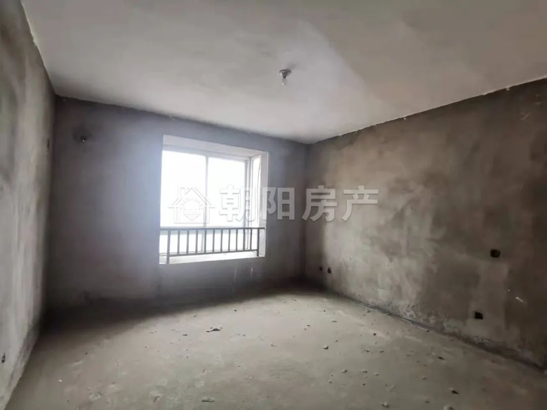 新湖小区西区 141平 南向大三居 交通便利 学区房 毛坯