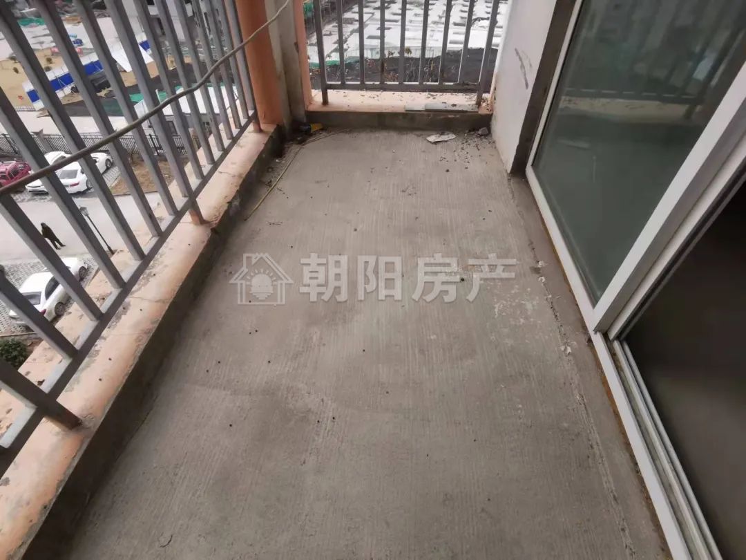 新湖小区西区 97平 南向两室 毛坯 交通便利 学区房