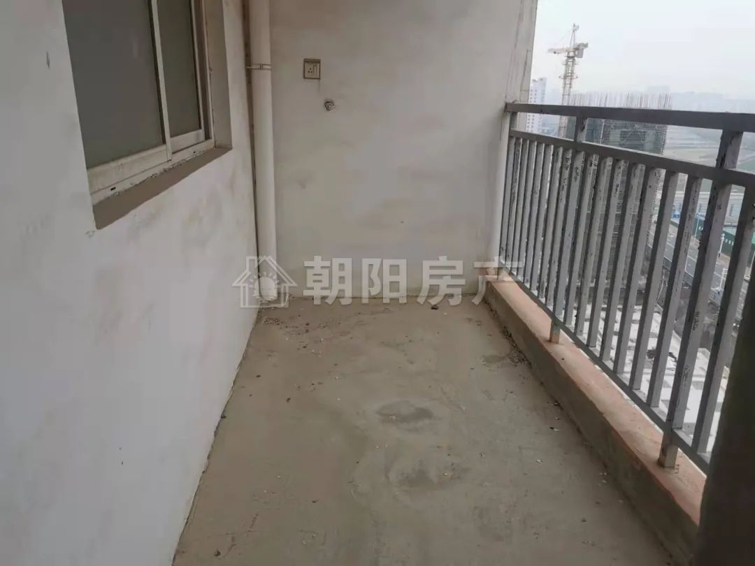新湖小区西区 141平 南向大三居 交通便利 学区房 毛坯