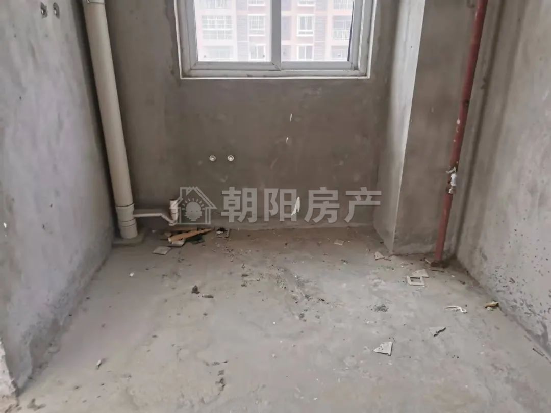 新湖小区西区 141平 南向大三居 交通便利 学区房 毛坯