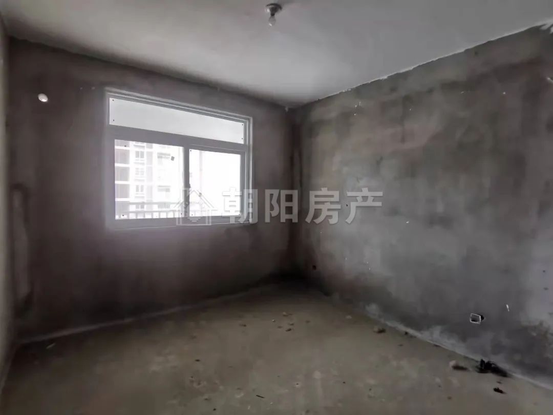 新湖小区西区 141平 南向大三居 交通便利 学区房 毛坯