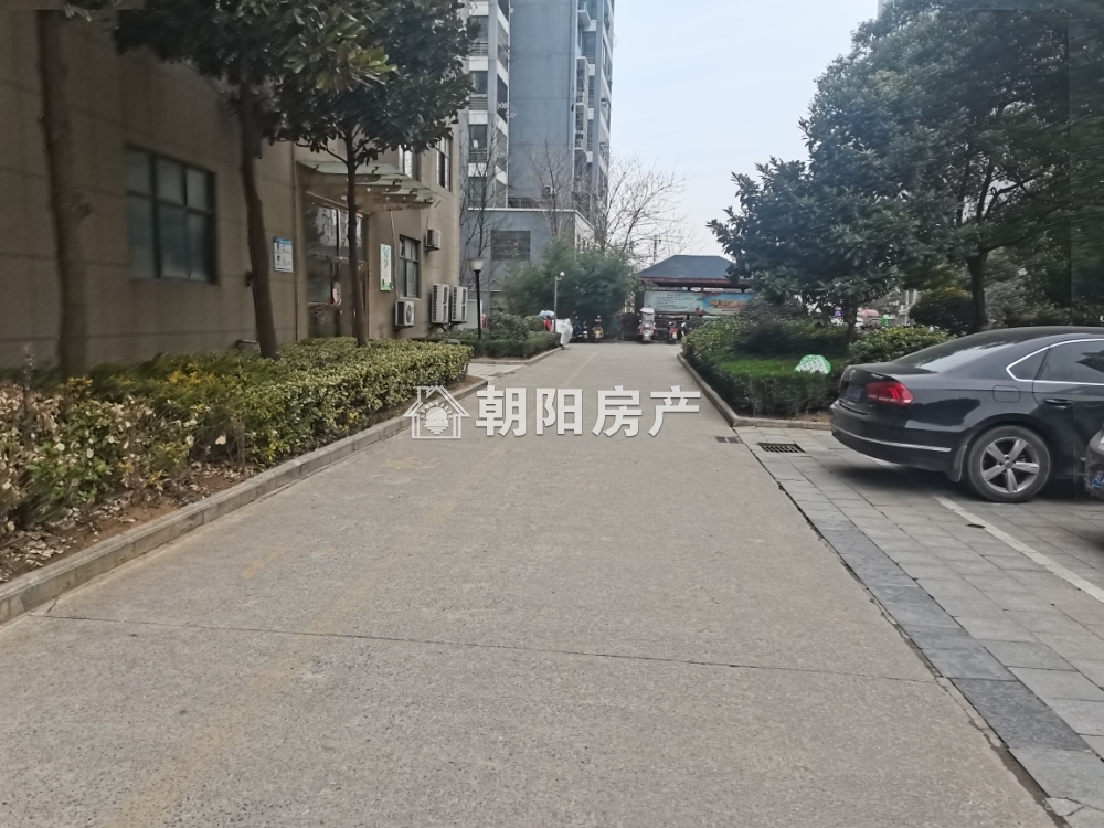 西城国际 83平 南向两室 满两年 交通便利 学区房