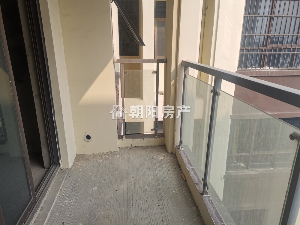 京澳广场 109平 南向三居 毛坯好改 采光好