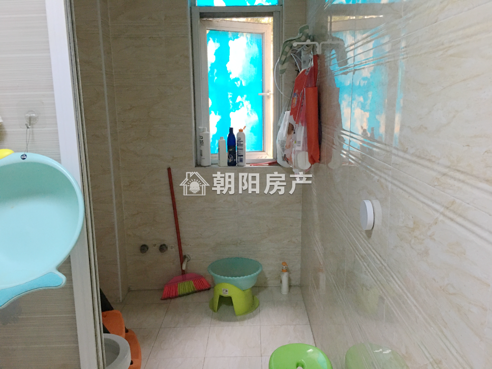 瀚城一期 117平 朝南精装三室 交通便利 单价3735