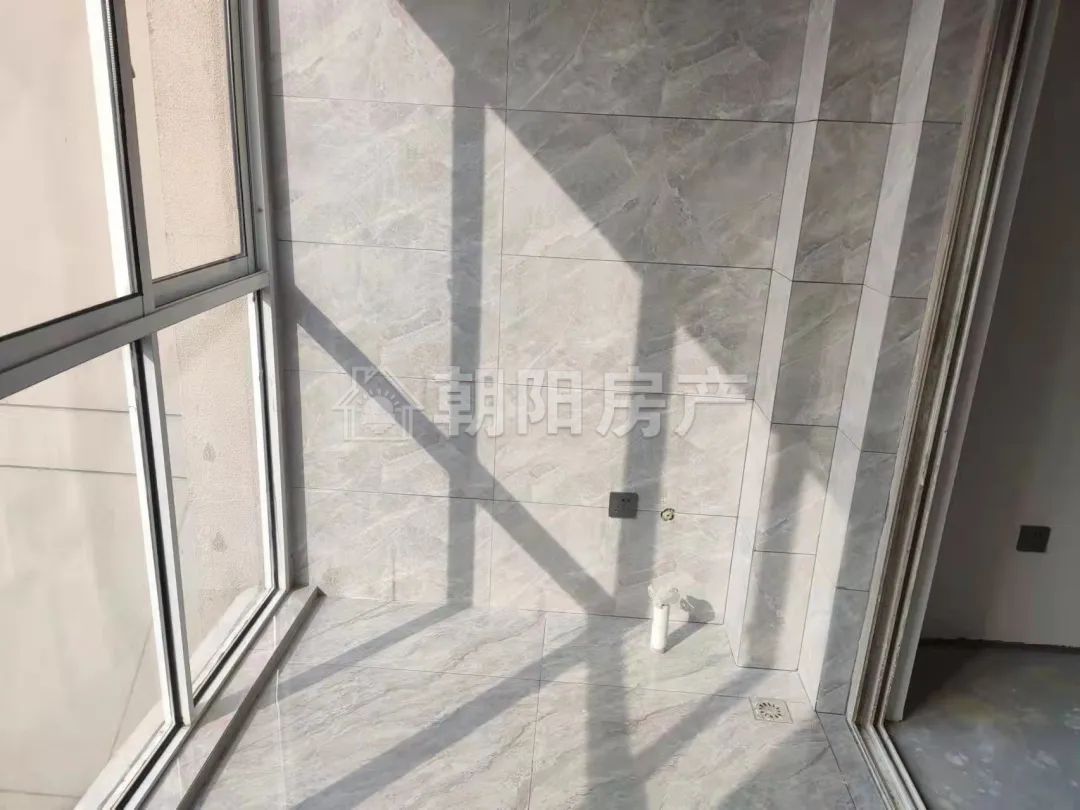 龙翔花园 94平 南向两室 学区房 毛坯
