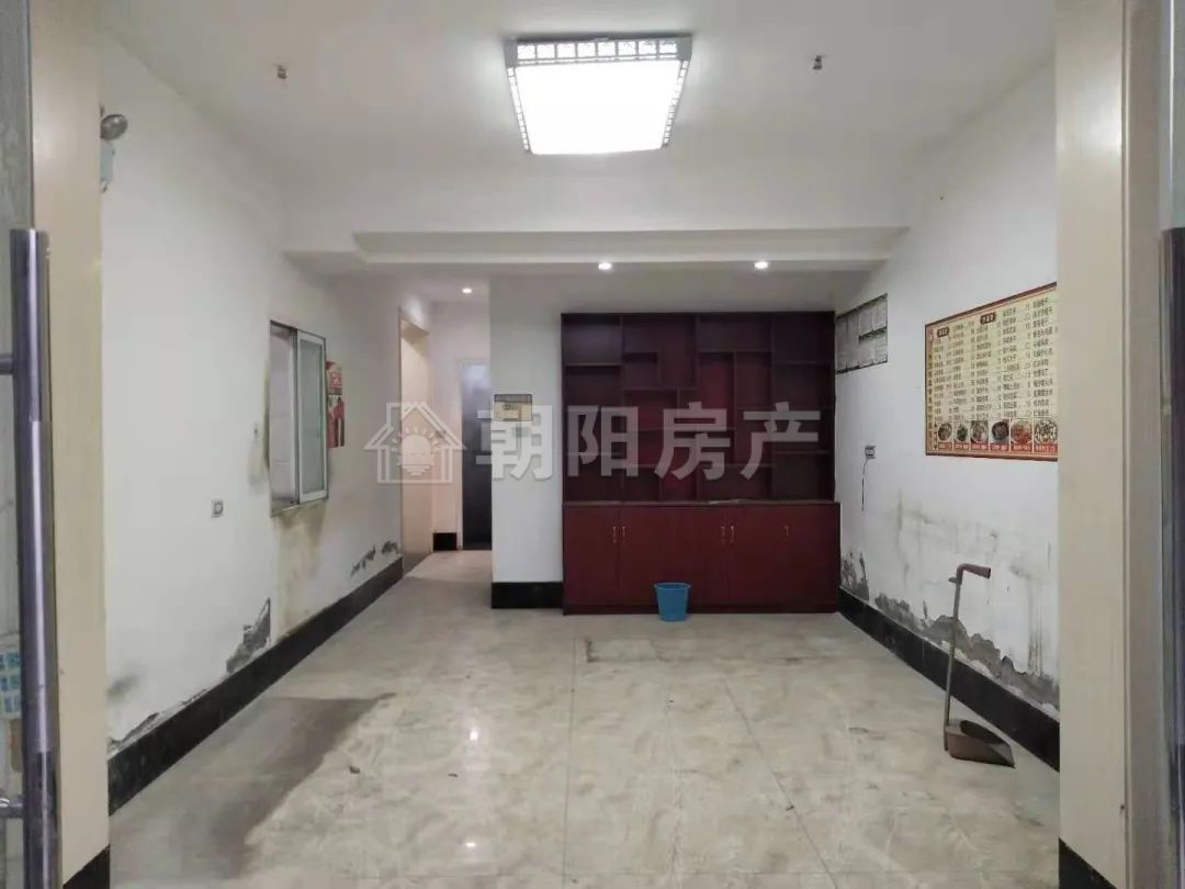 水晶城 120平 临街旺铺 朝南采光好