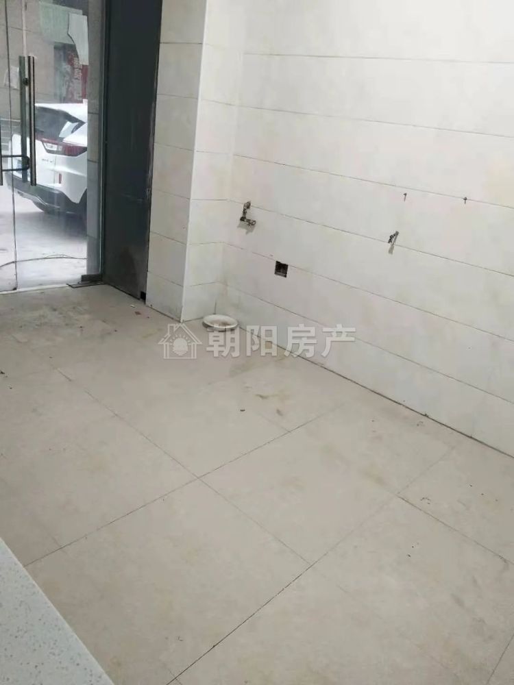 水晶城 120平 临街旺铺 朝南采光好