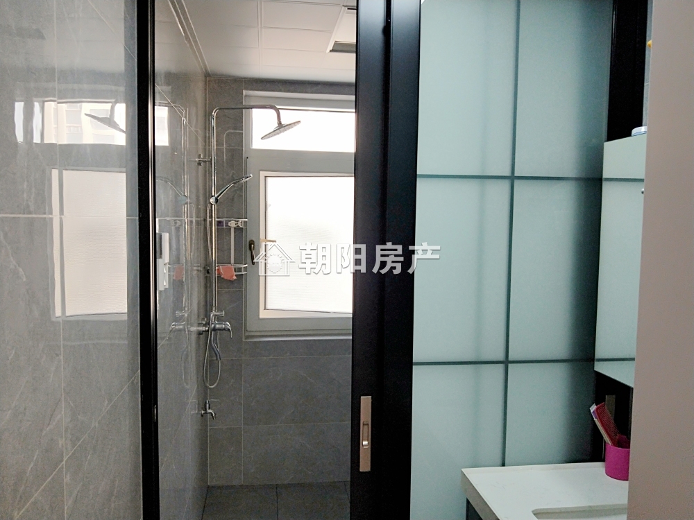 东昌庭院 120平 南向四室精装 学区房 交通便利 配套齐全