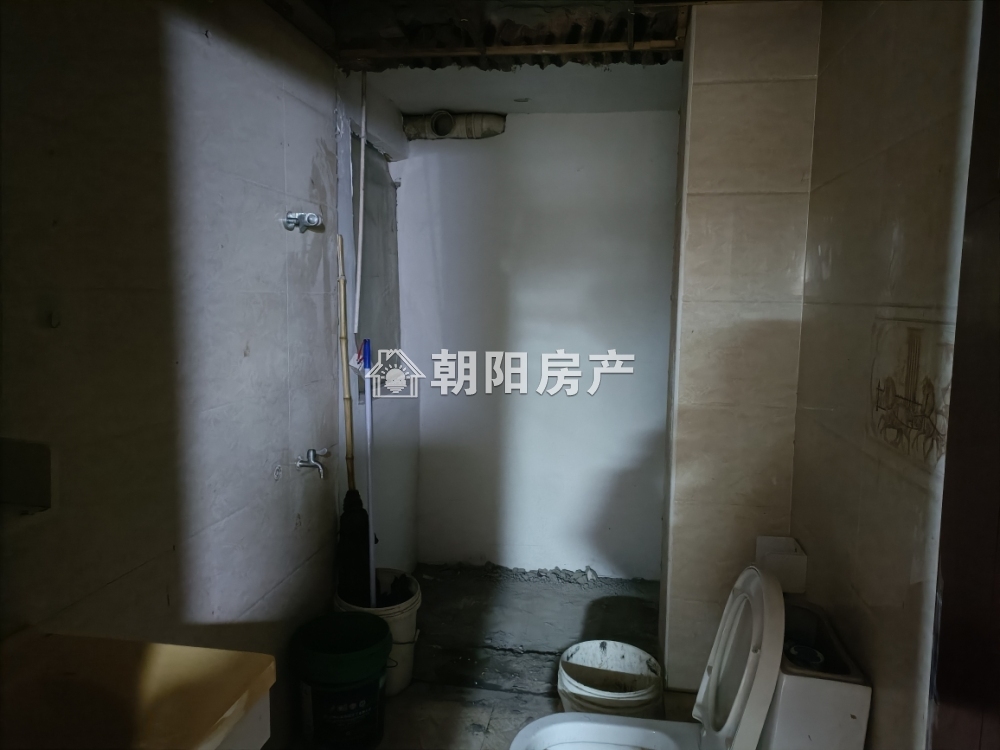 金玉花园 89平 朝南两室一厅 交通便利 随时看房