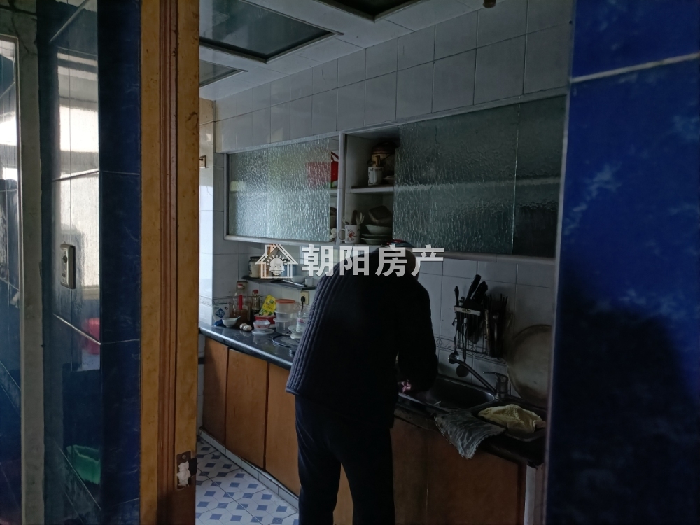 谢一小综合楼 75平 南向两室 交通便利 随时看房