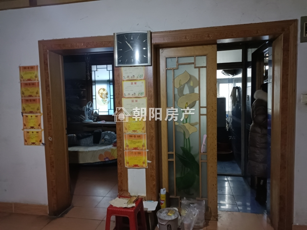 谢一小综合楼 75平 南向两室 交通便利 随时看房
