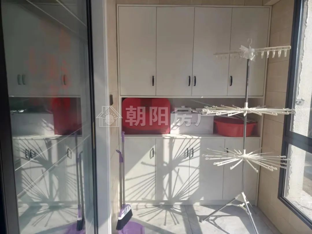 御景学府 143平 南朝向四室两厅 满两年 精装修