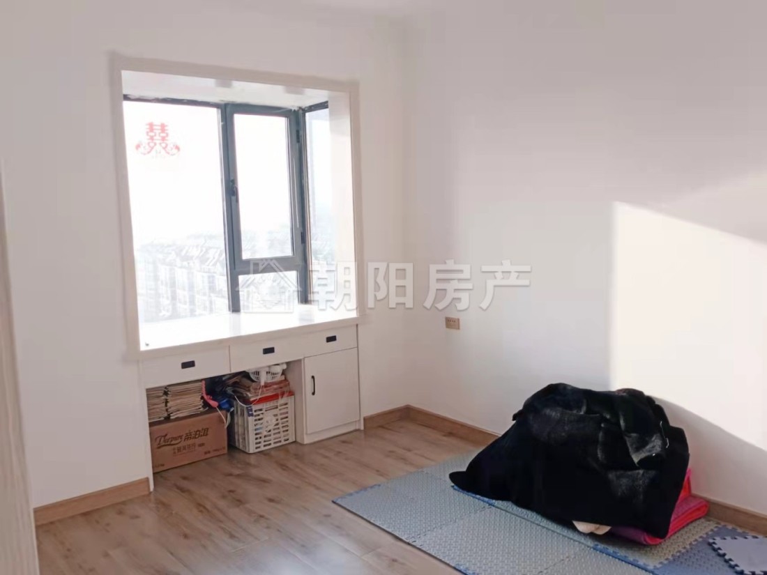 凤凰湾D地块 118平 南向三室二厅 简装 4637元/平 学区房