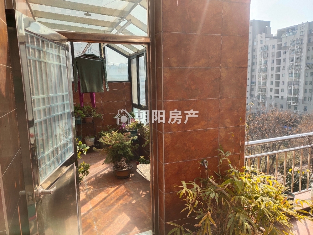 居仁村二区 129平 精装四室朝南 交通便利