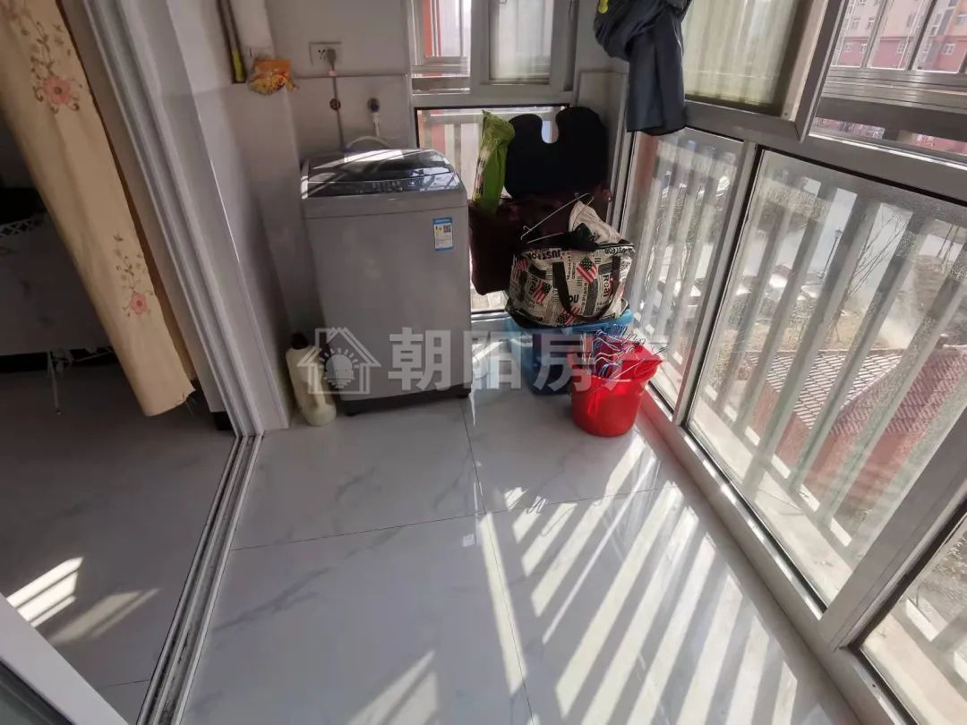 新湖小区西区 96平 精装两室朝南 单价2917元 学区房配套全