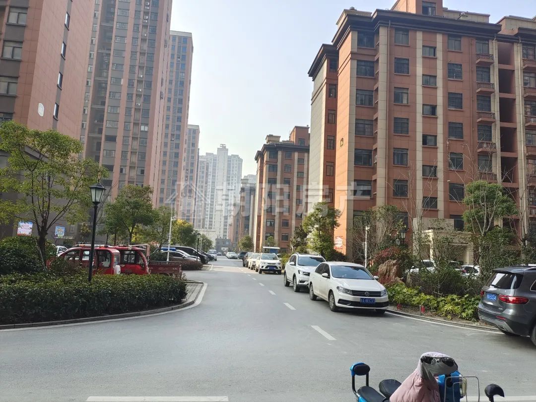 金大地悦府 110平 南向三居 学区房 交通便利