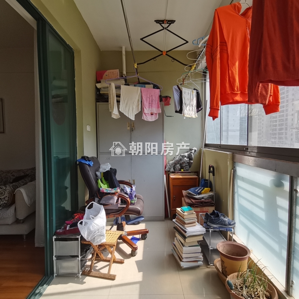 巴黎春天 130平 精装三室朝南 学区房 交通便利