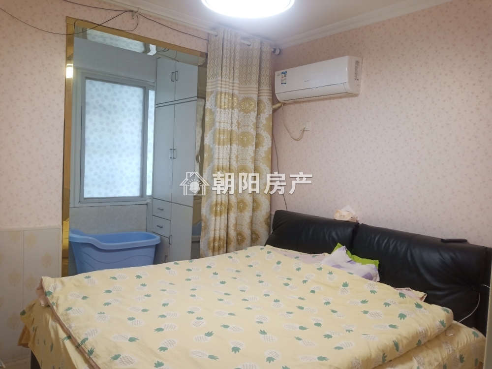 金豪阳光花园 68平 朝南精装两居 交通便利 稀缺多层