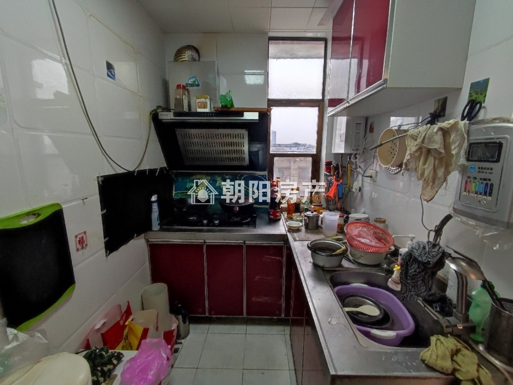 香港街 82平 南向精装三室 交通便利