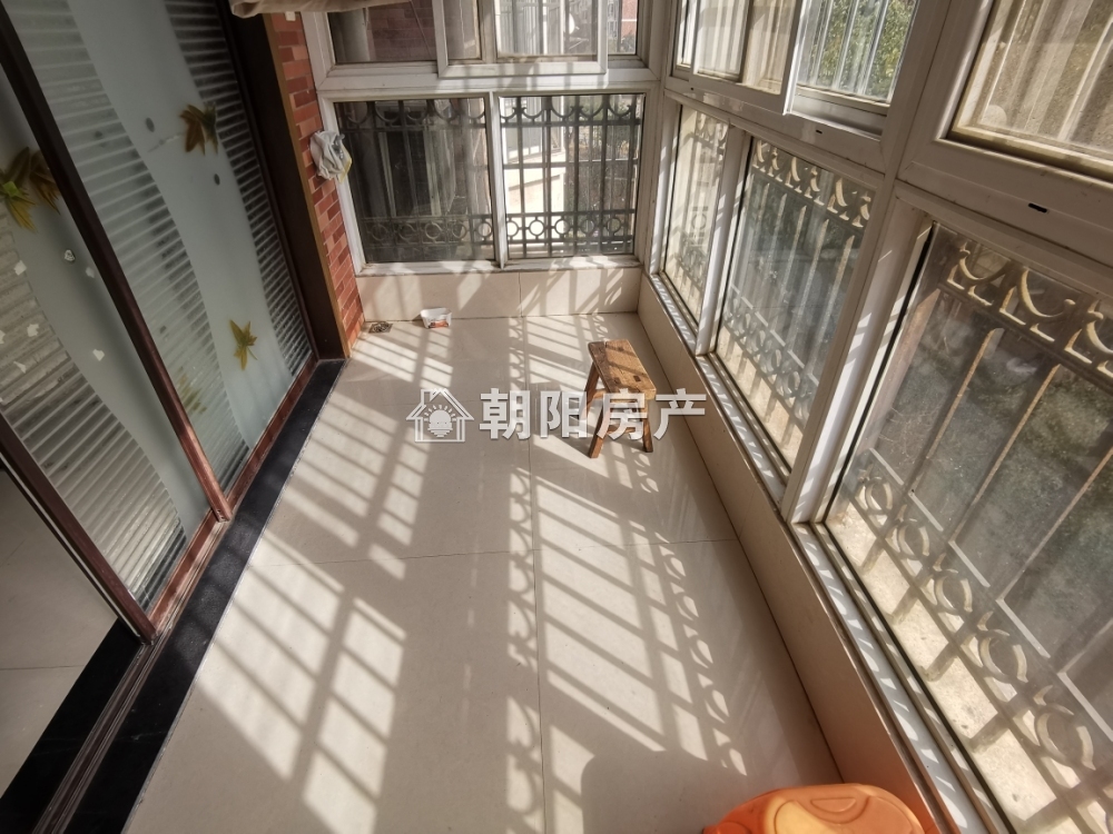 凤凰花园 125平 南向精装三室 4792元/平 满五唯一 学区房