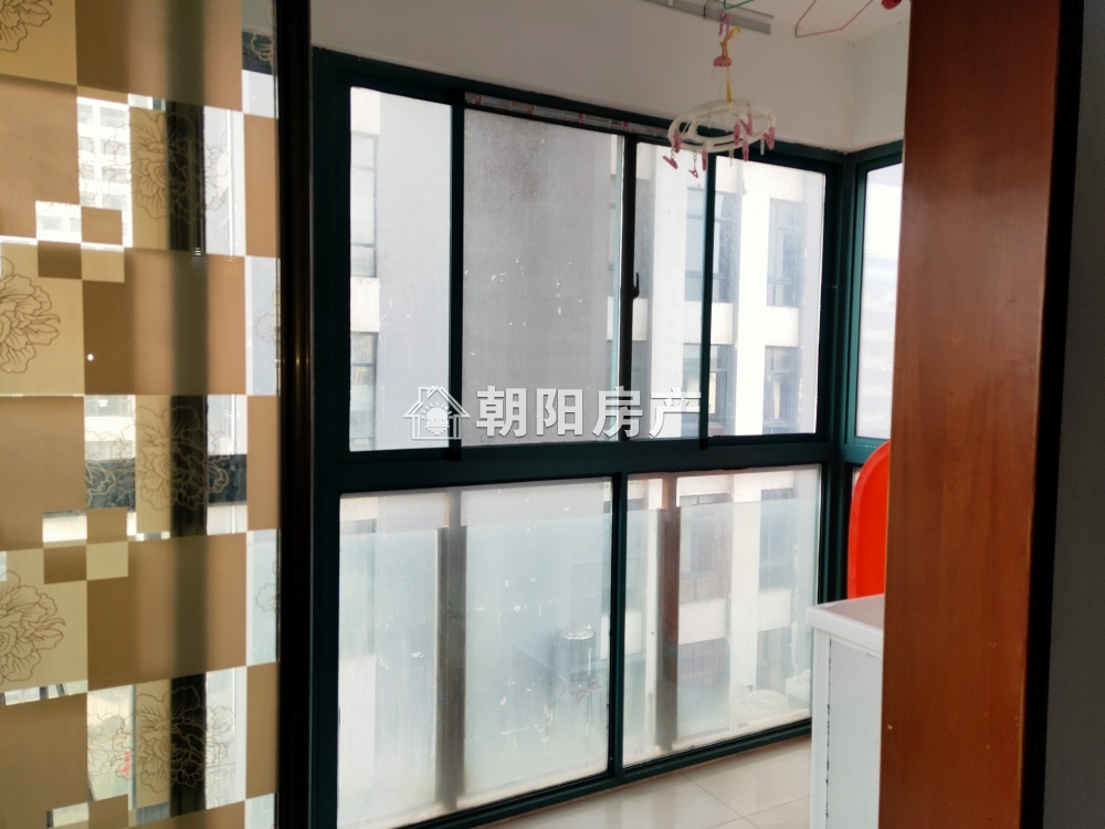 东方丽景 118平 南向三室两厅 中装采光好 交通便利