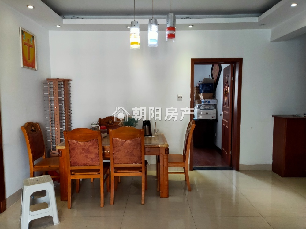 东方丽景 118平 南向三室两厅 中装采光好 交通便利