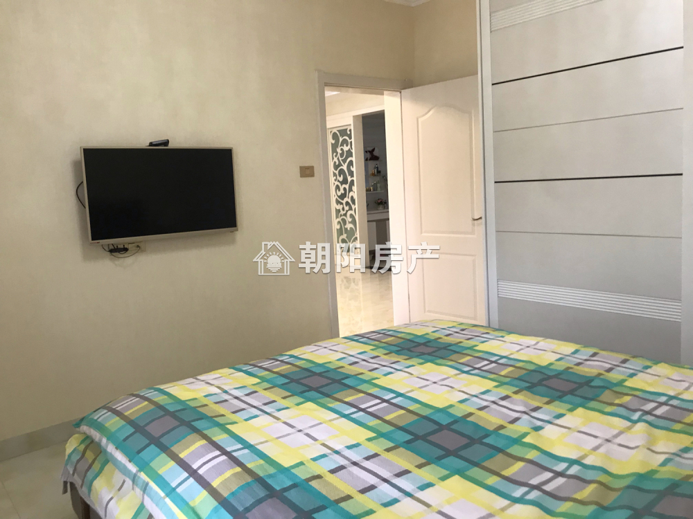 八公山新村B区 110平 朝南精装三室 交通便利 采光好