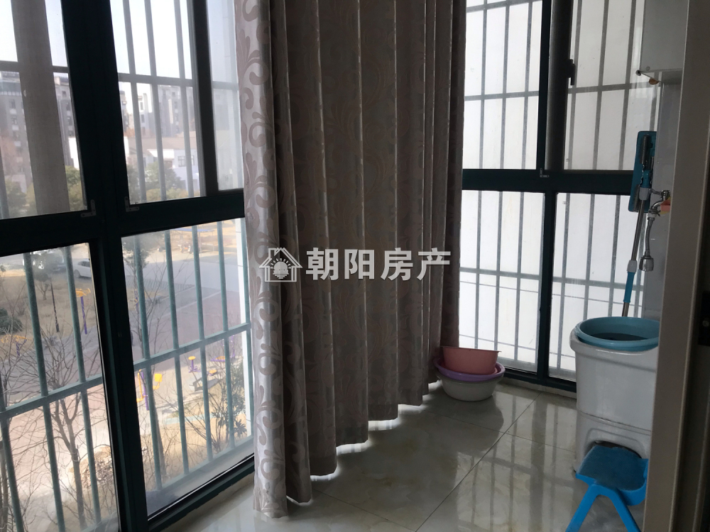 八公山新村B区 110平 朝南精装三室 交通便利 采光好