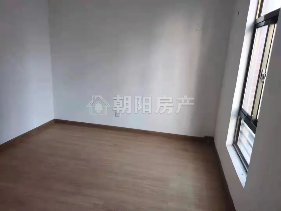 未来城 113平 南向三室一卫 交通便利 简装出租