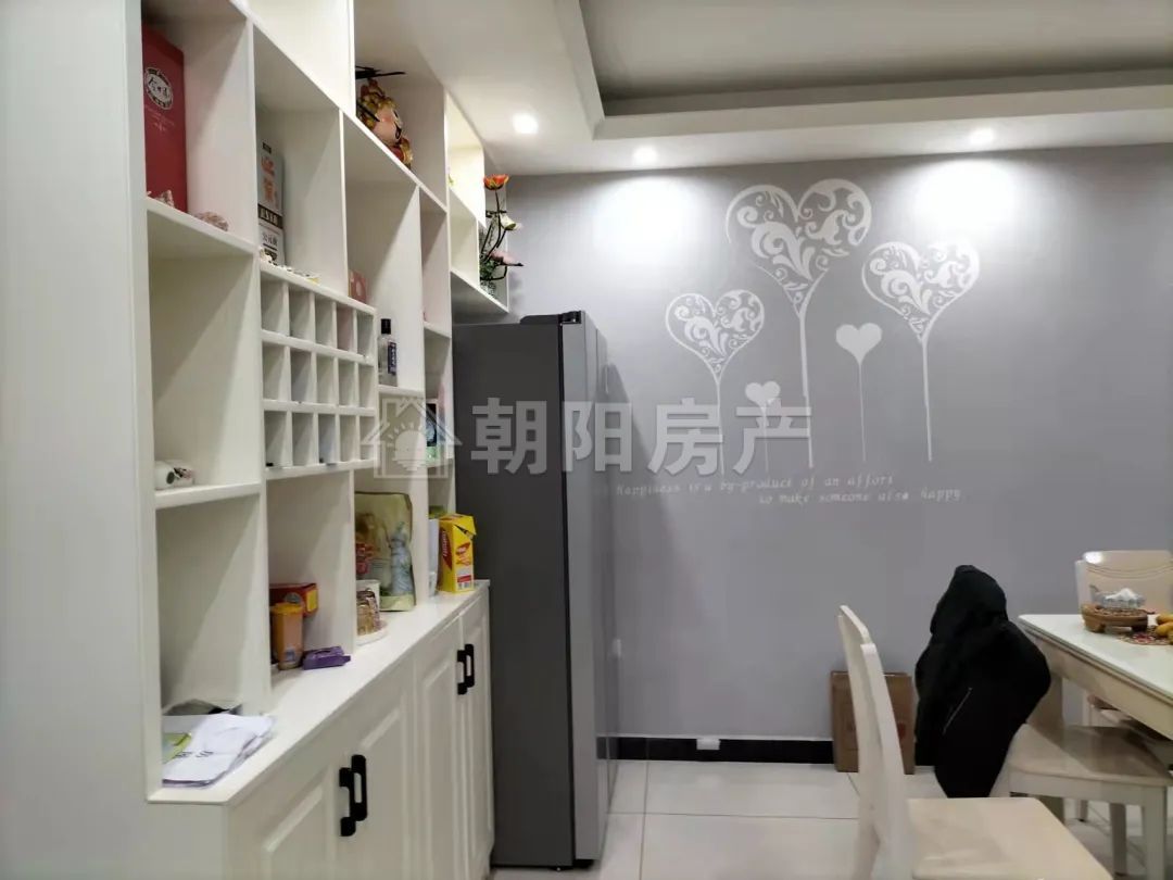 凤凰湾A地块 118平 精装三室朝南 满五唯一 交通便利